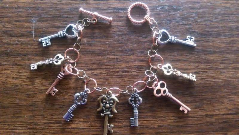 Kupfer & Oxidiertes Silber Metall Schlüssel Knebel Armband Kupfer & Oxidiertes Silber Metall Schlüssel Knebel Armband von StoneJewelryCompany