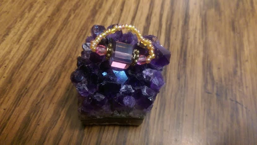 Lila Glasstein Dehnbarer Ring Lila Glasstein Dehnbarer Ring von StoneJewelryCompany