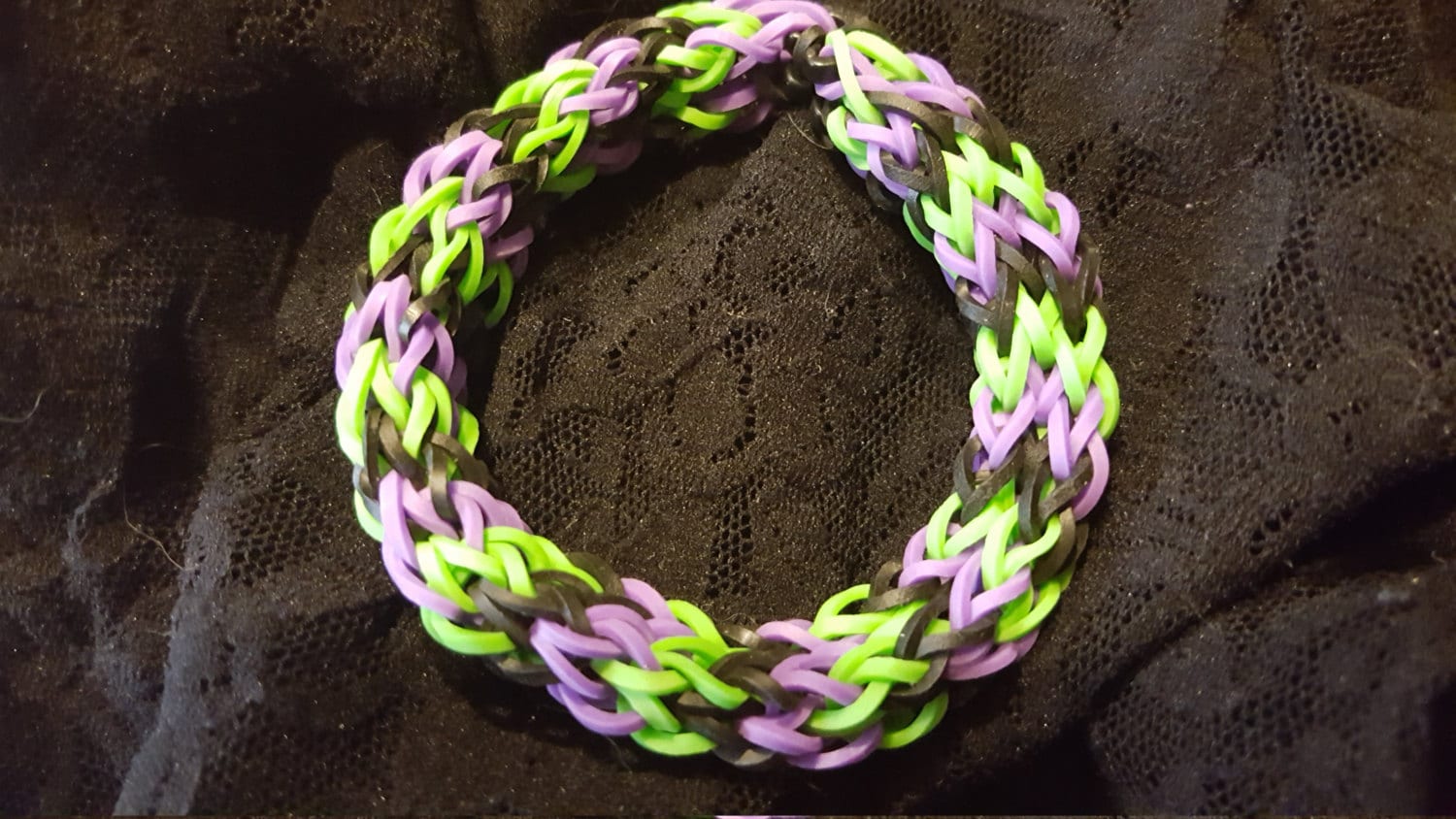 Rainbow Loom Octa-Loop Armband Rainbow Loom Octa-Loop Armband von StoneJewelryCompany