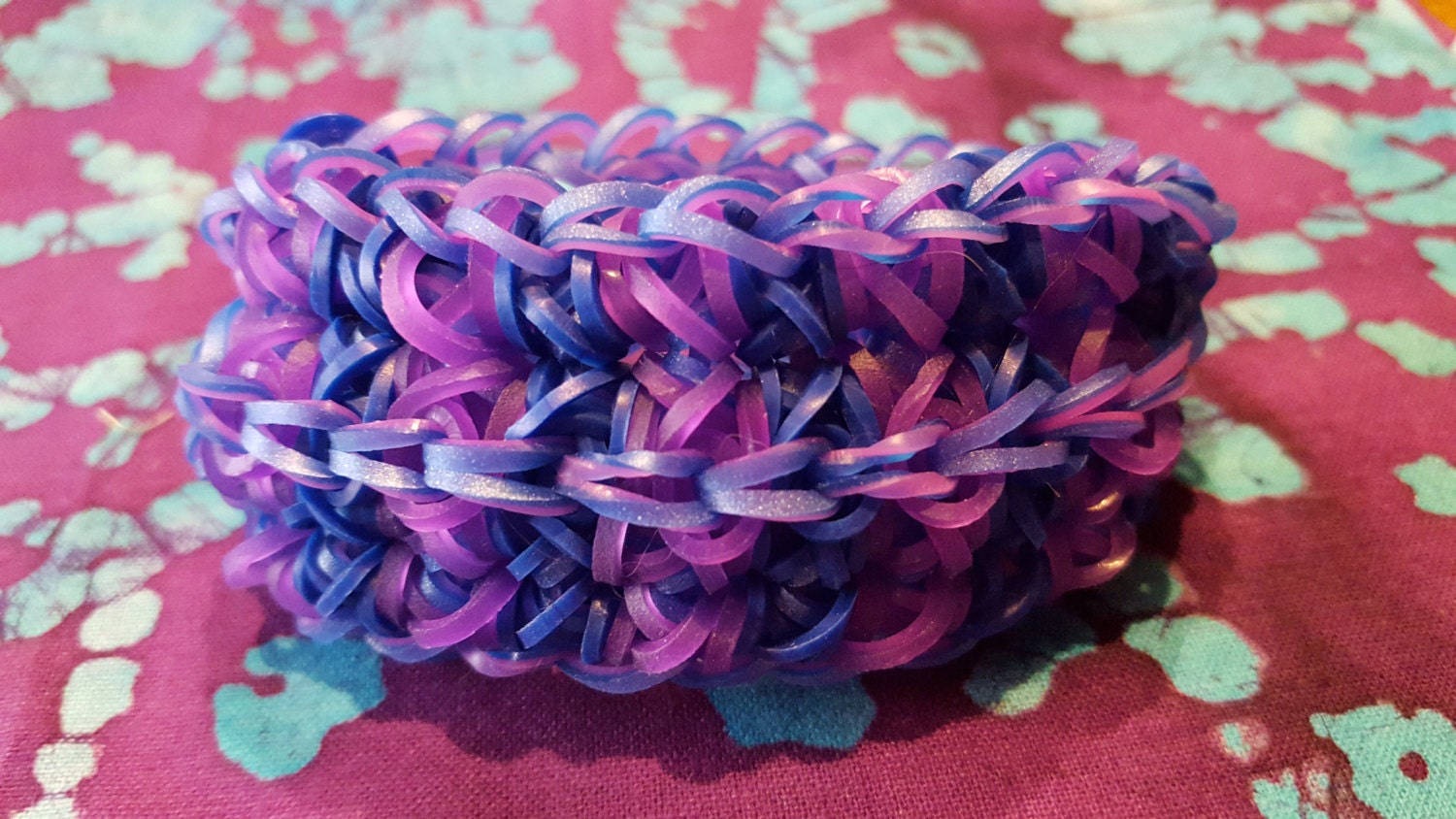 Regenbogen Loom Double Totem Pole Stretchy Armband Regenbogen Loom Double Totem Pole Stretchy Armband von StoneJewelryCompany