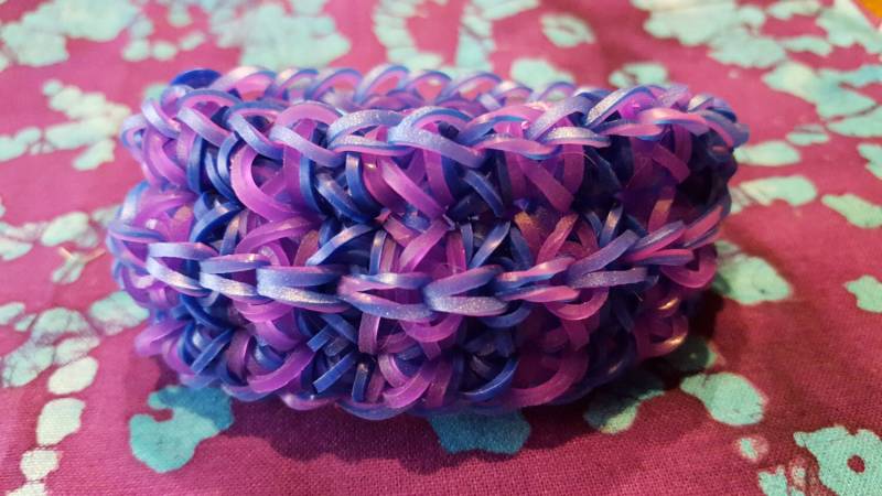 Regenbogen Loom Double Totem Pole Stretchy Armband Regenbogen Loom Double Totem Pole Stretchy Armband von StoneJewelryCompany