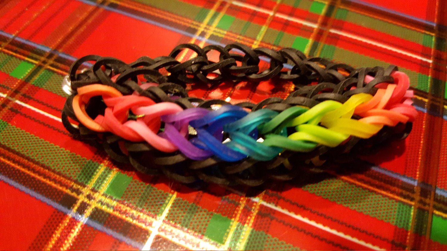 Regenbogen Loom Tropfen Dehnbares Armband Regenbogen Loom Tropfen Dehnbares Armband von StoneJewelryCompany