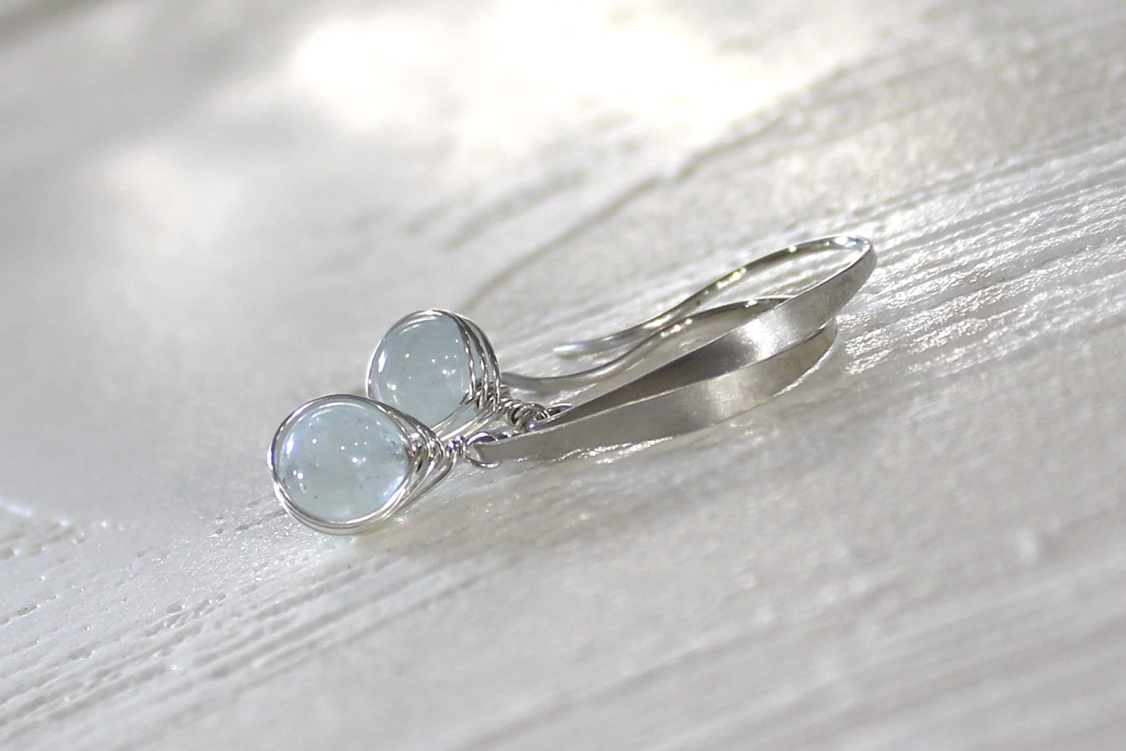 Aquamarin Sterlingsilber Ohrringe Draht Gewickelt März Geburtsstein Aquamarin Sterlingsilber Ohrringe Draht Gewickelt März Geburtsstein von StoneLinkDesigns