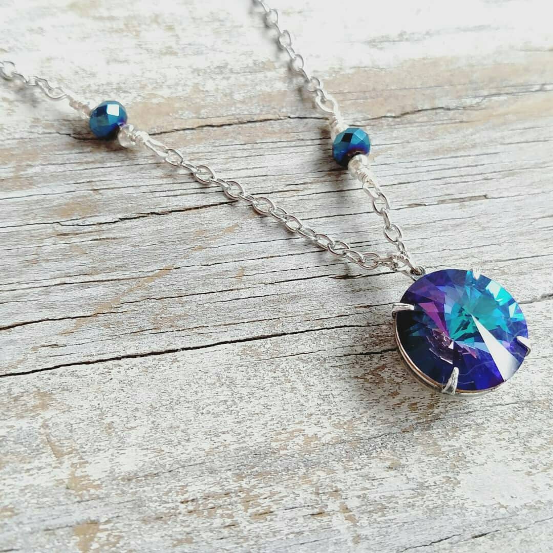 Indigo Lila Halskette, Swarovski Kristall Halskette, Wirewrap Lila Kette, Solitär Anhänger Blaue Kette von StoneLoveJewelryGirl