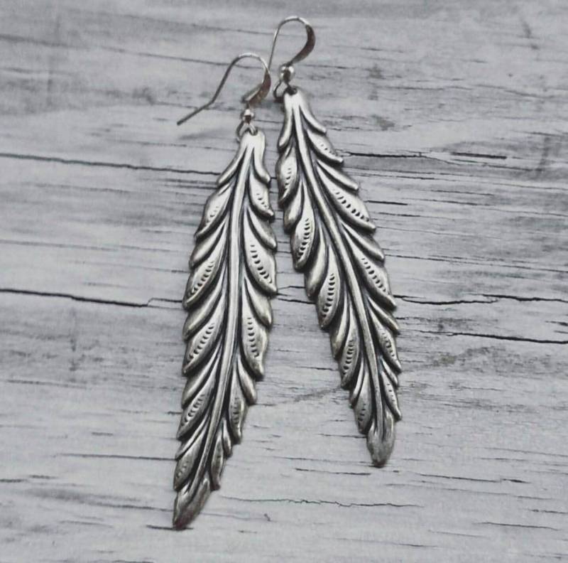 Versilberte Schöne Feder-Ohrringe von StoneLoveJewelryGirl
