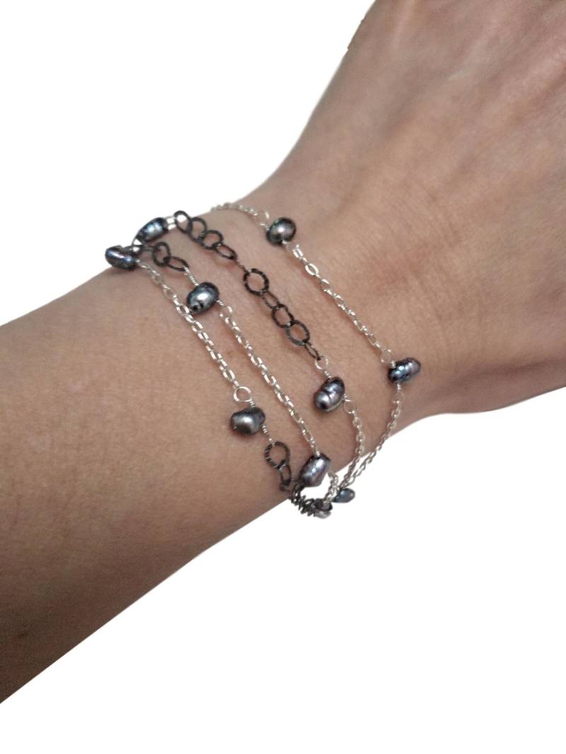 Gemischter Metall Silber Armband Mit Schwarzen Perlen, Oxidiert, Sterling Multi-Strang-Armband, Schwarz & Schillernden Zuchtperlen von StoneLuxxeJewelry