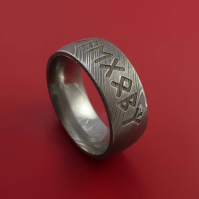 Damast-stahlring Mit Runen-Symbolen Ehering Nach Maß Ihren Eigenen Symbolen Oder Ihrer Botschaft Damast-stahlring Mit Runen-Symbolen Ehering Nach Maß Ihren Eigenen Symbolen Oder Ihrer Botschaft von StonebrookJewelry