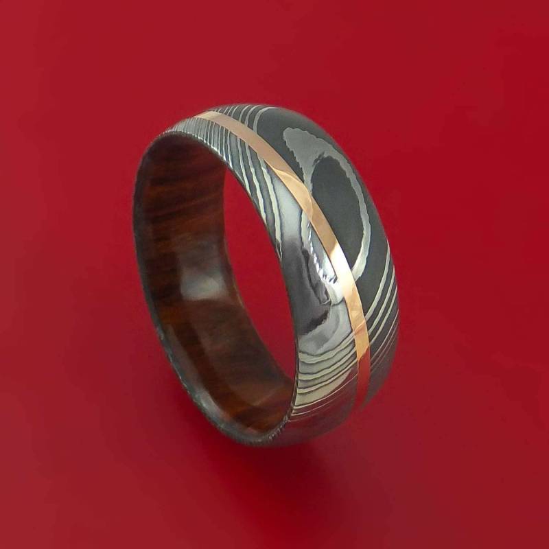 Damaststahl Diagonal 14K Rose Gold Ring Mit Hartholz Hülse Ehering Nach Maß von StonebrookJewelry