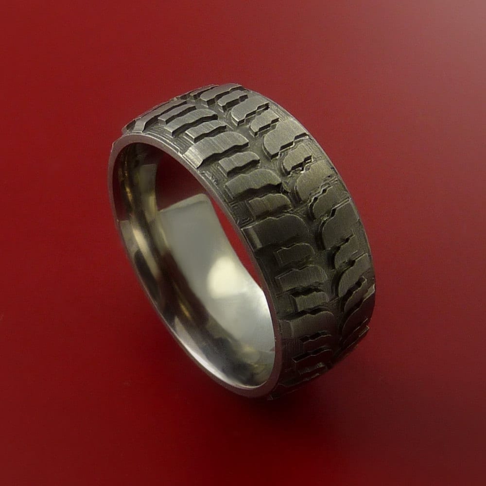 Titan Geschnitzt Design Ring Mutig Einzigartige Band Nach Maß Zu Jeder Größe 4-22 von StonebrookJewelry