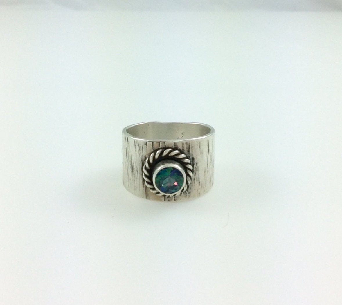 Ring Sterling Silber Facettierten Regenbogen Topas Breitband Strukturiert Oxidiert Ring Sterling Silber Facettierten Regenbogen Topas Breitband Strukturiert Oxidiert von StonedAdornments