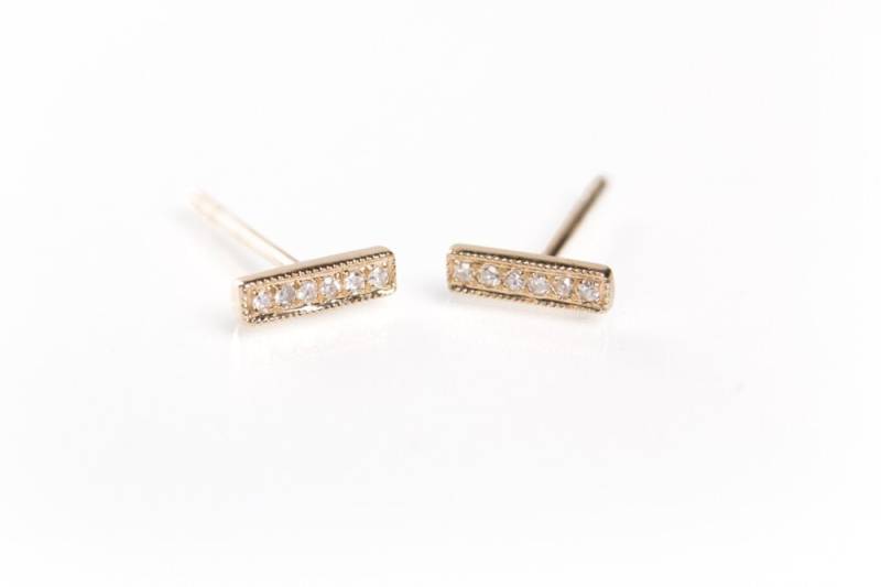 14 K Gold Kurze Diamant Bar Ohrring/staple Ohrring/Mini Ohrringemothersday 14 K Gold Kurze Diamant Bar Ohrring/staple Ohrring/Mini Ohrringemothersday von StonedLovebySuzy