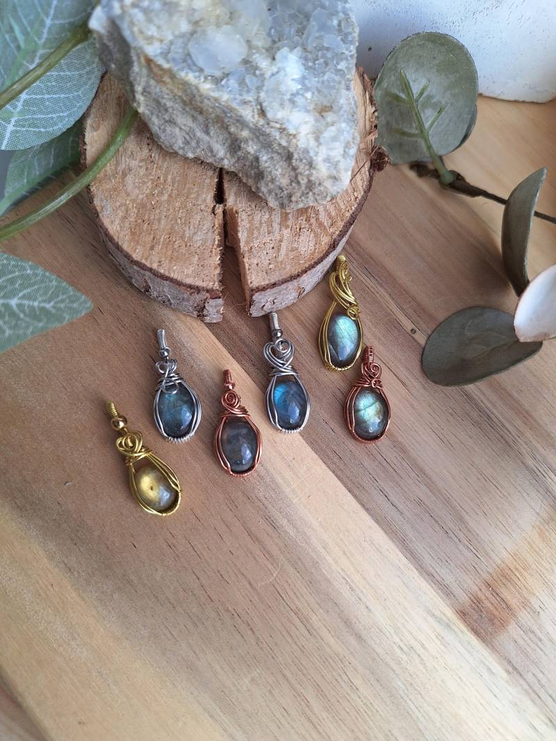 Zarte Kettenanhänger Mit Labradorit Zarte Kettenanhänger Mit Labradorit von Stonesmakesmehappy