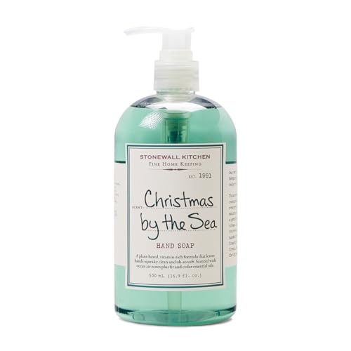Stonewall Kitchen Christmas by the Sea Hand Soap, Flüssigseife mit Tannenöl und Zedernöl, pflanzliche Handpflege mit winterlichem Duft, weihnachtliche Designseife im Spender für Bad Gäste WC Küche Stonewall Kitchen Christmas by the Sea Hand Soap, Flüssigseife mit Tannenöl und Zedernöl, pflanzliche Handpflege mit winterlichem Duft, weihnachtliche Designseife im Spender für Bad Gäste WC Küche von Stonewall Kitchen