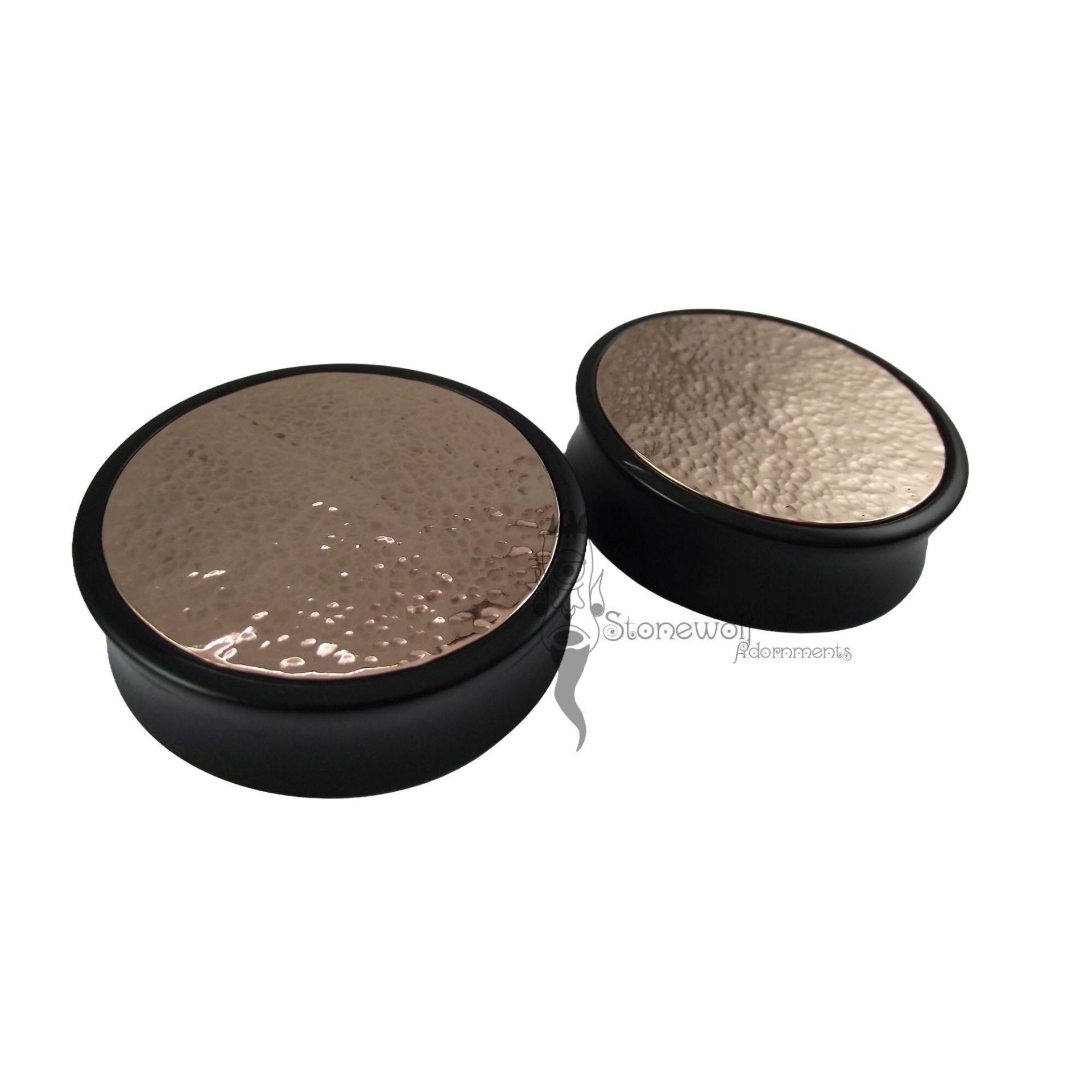 Delrin Plugs Mit Gehämmertem Kupfer Inlay 50 Mm Handgemachter Schmuck Für Gestreckte Ohren Bereit Zum Versand von StonewolfAdornments