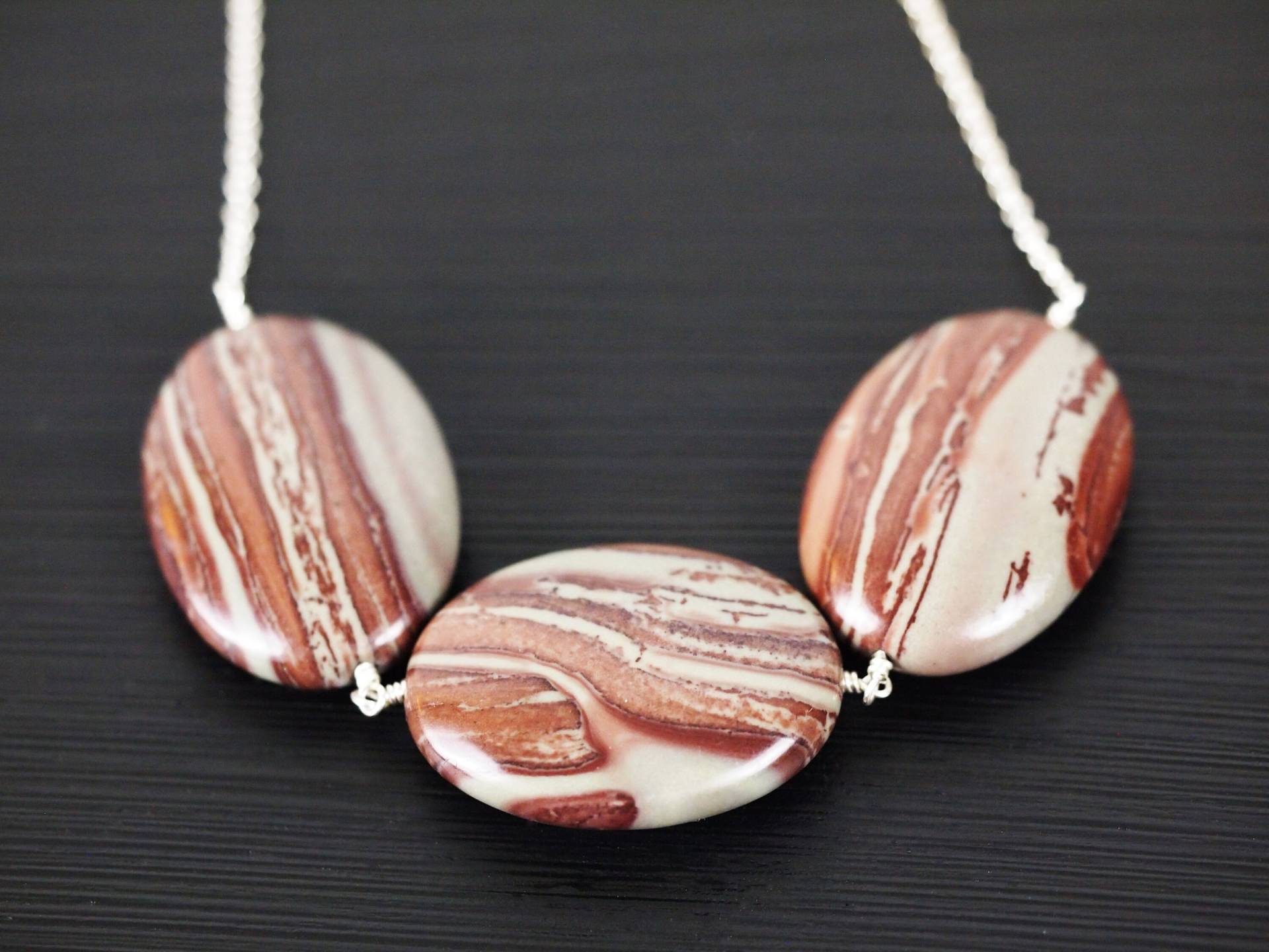 Bordeaux Rot Und Grau Jasper Silber Halskette von StoopSaleDesigns