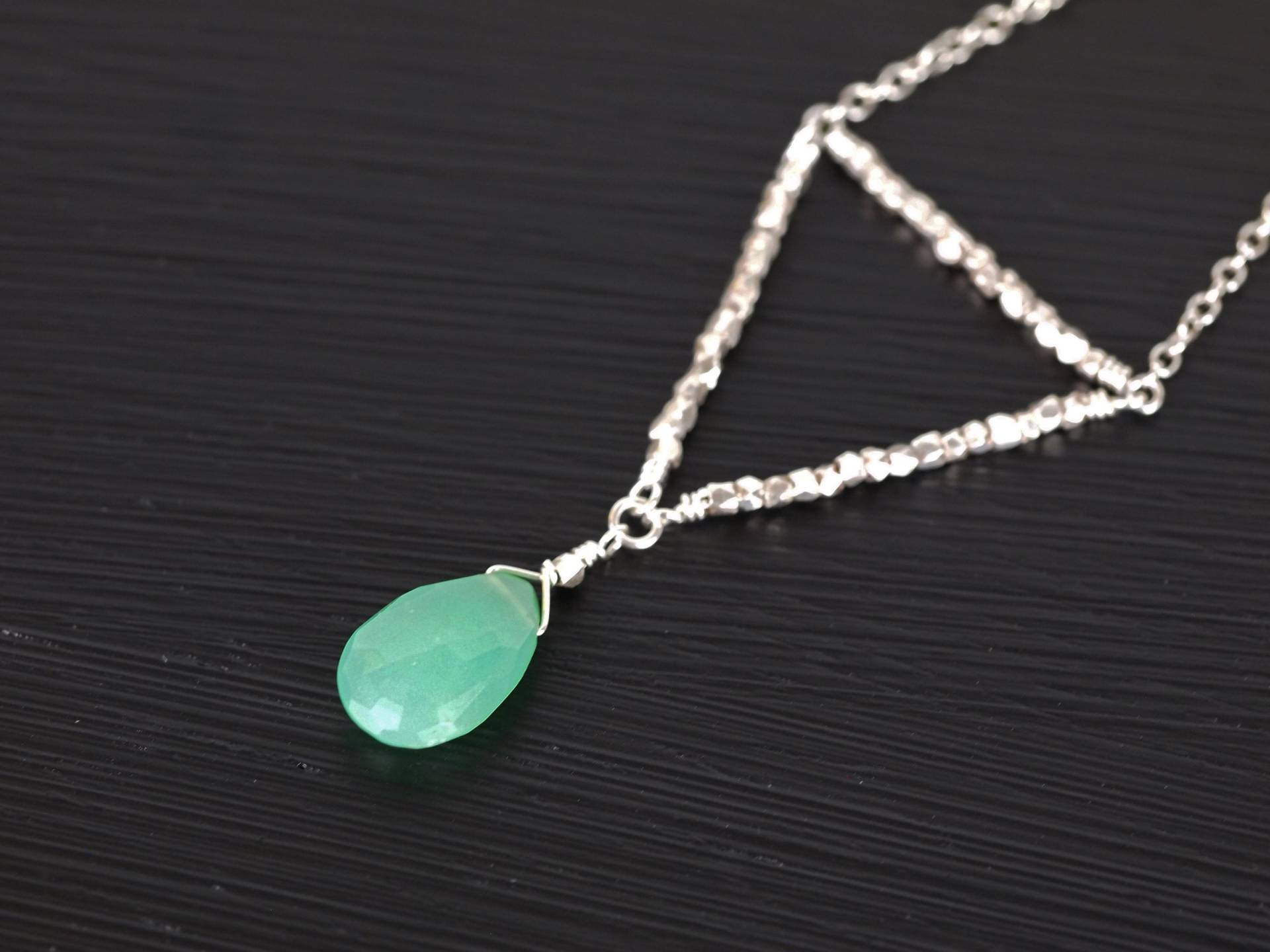 Chrysopras Und Silber Nugget Dreieck Halskette von StoopSaleDesigns
