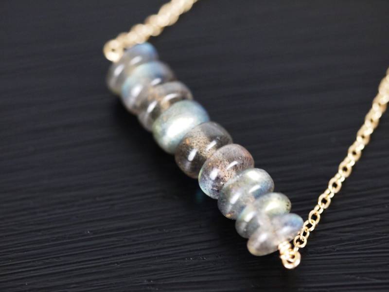 Labradorit Und Goldkette Labradorit Und Goldkette von StoopSaleDesigns