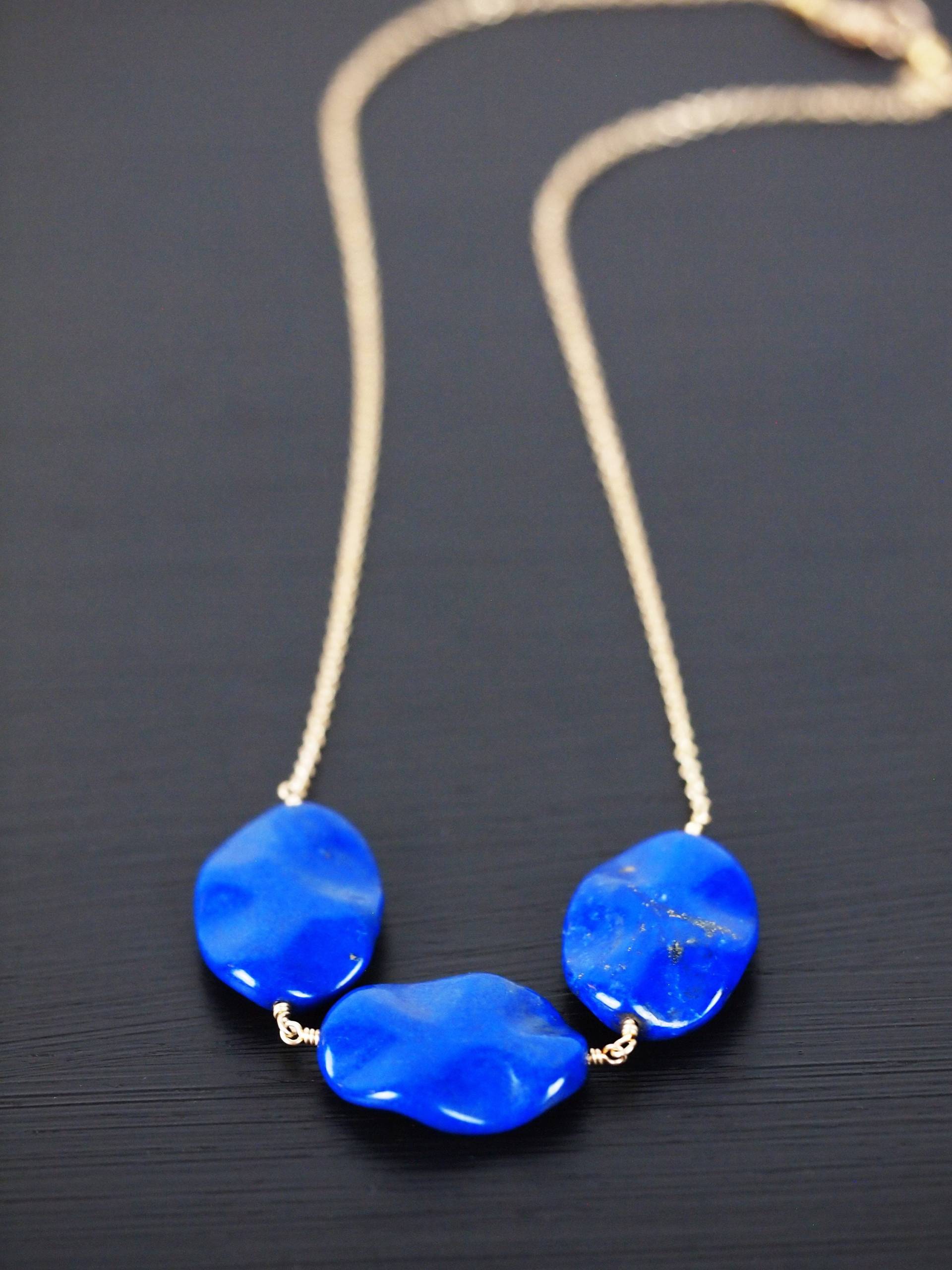 Wellig Lapislazuli Perlen Und Gold Kette Halskette von StoopSaleDesigns