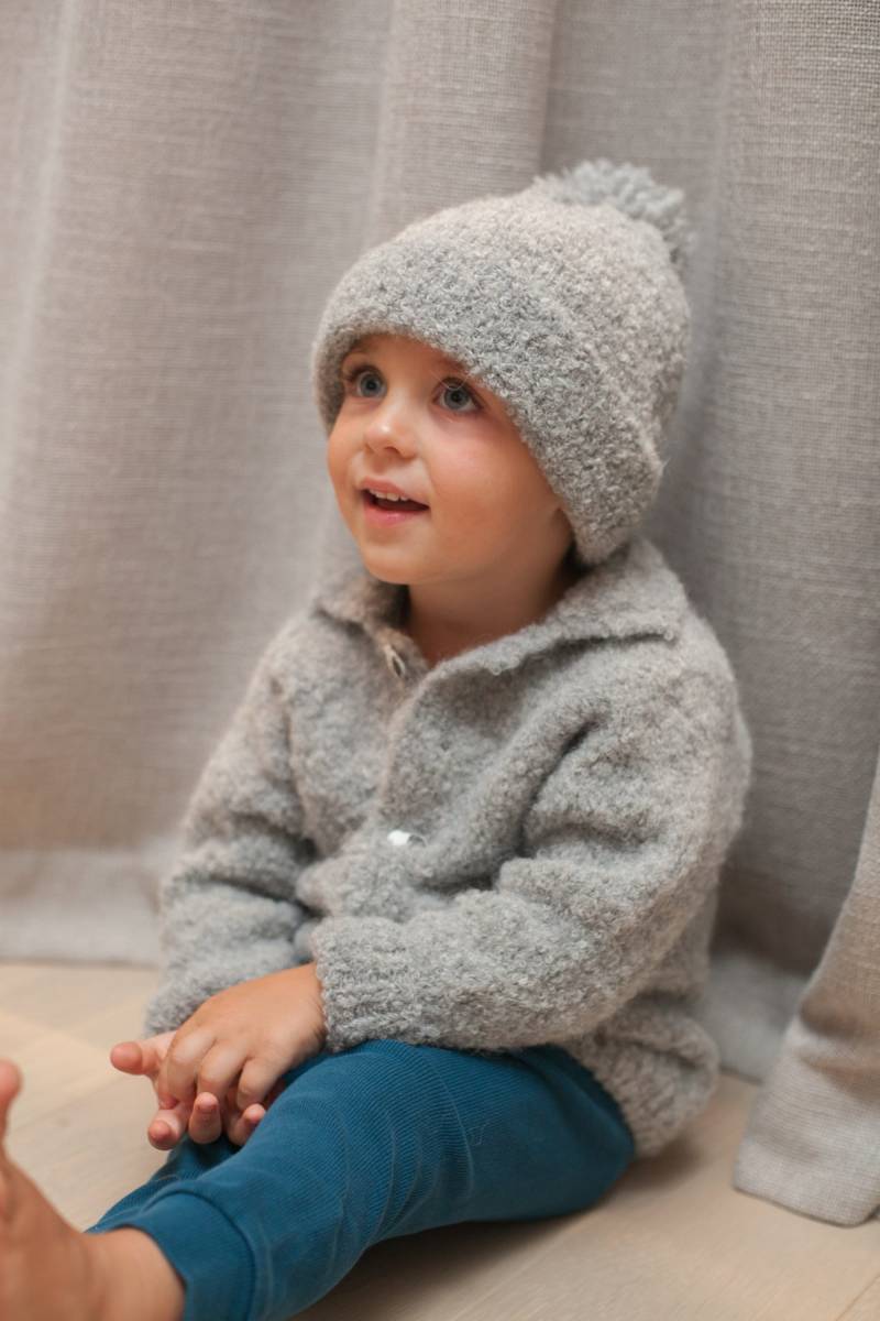 Alpaka Baby Mütze, Unisex Strickmütze, Hellgrau von StoreByAnka