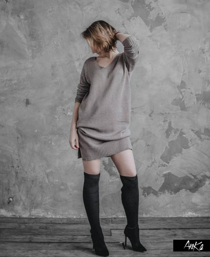 Handgemachtes Kleid Aus Alpakawolle, Langarmkleid Für Damen, V-Ausschnitt, Gerade Silhouette, Gestricktes Weihnachtsgeschenk von StoreByAnka