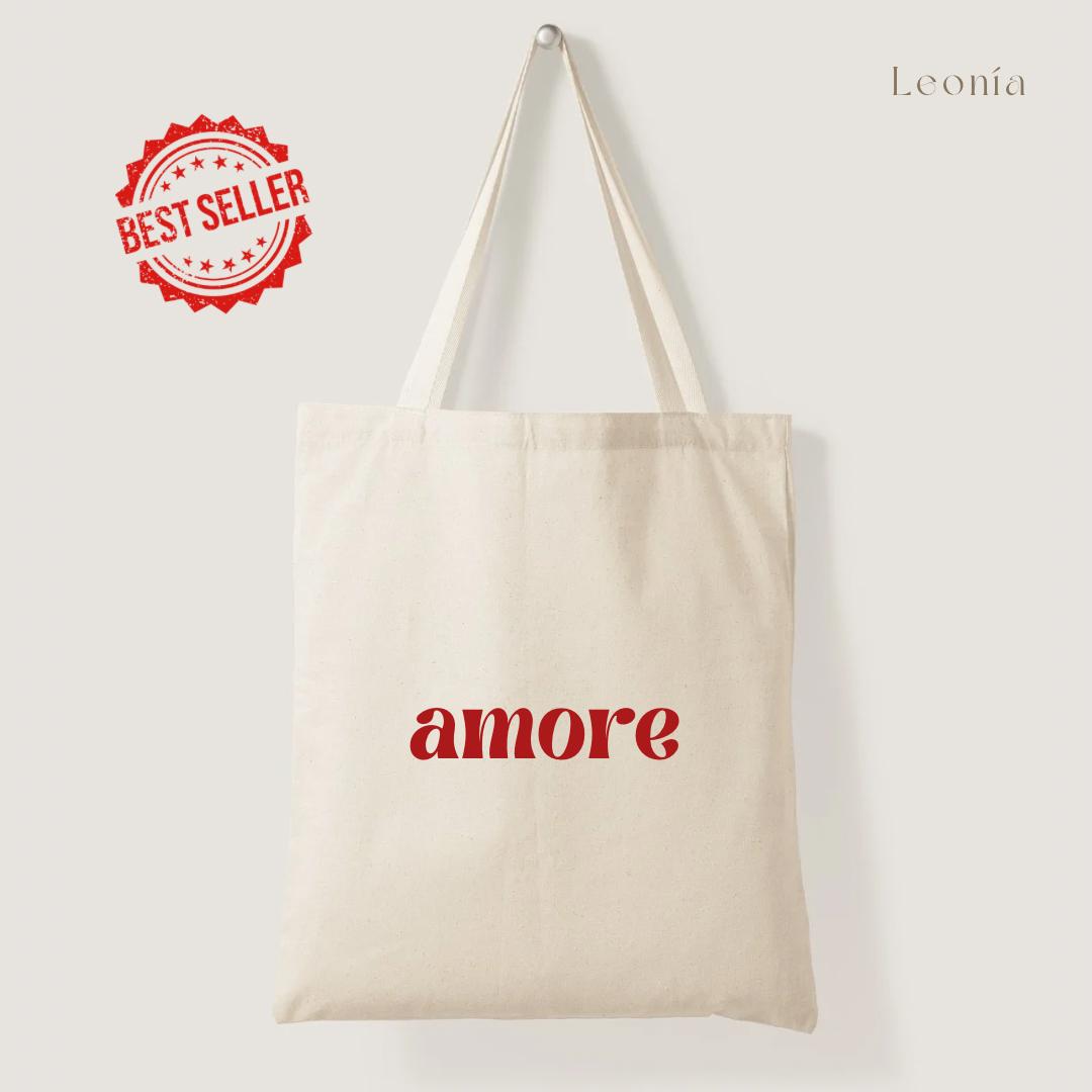 Amore Jutebeutel - 100% Baumwollbeutel, Handbemalte Stofftragetaschen Mit Amore, Geschenkideen Unter 20 Euro, Amore in Rot von StoreByLeonia