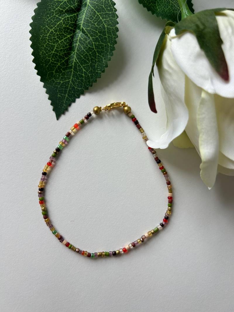 Perlenfußkette in Bunt Oder Herbstlichen Erdtönen Mit Karabiner "Colori", Handgefertigt von StorieDiSofie