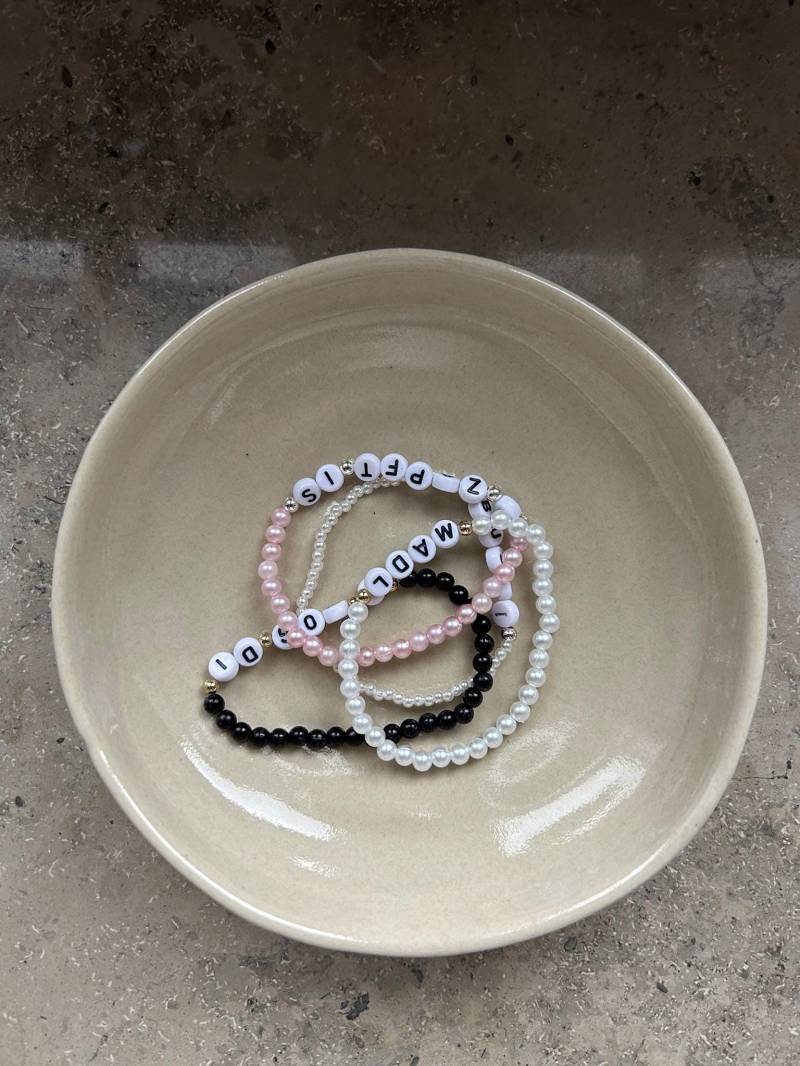Wiesnarmband Aus Perlen Mit Individualisierung in Verschiedenen Farben von StorieDiSofie