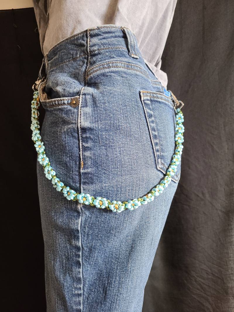 Blaue Blumenkette/Brieftasche von StormDesignWorks