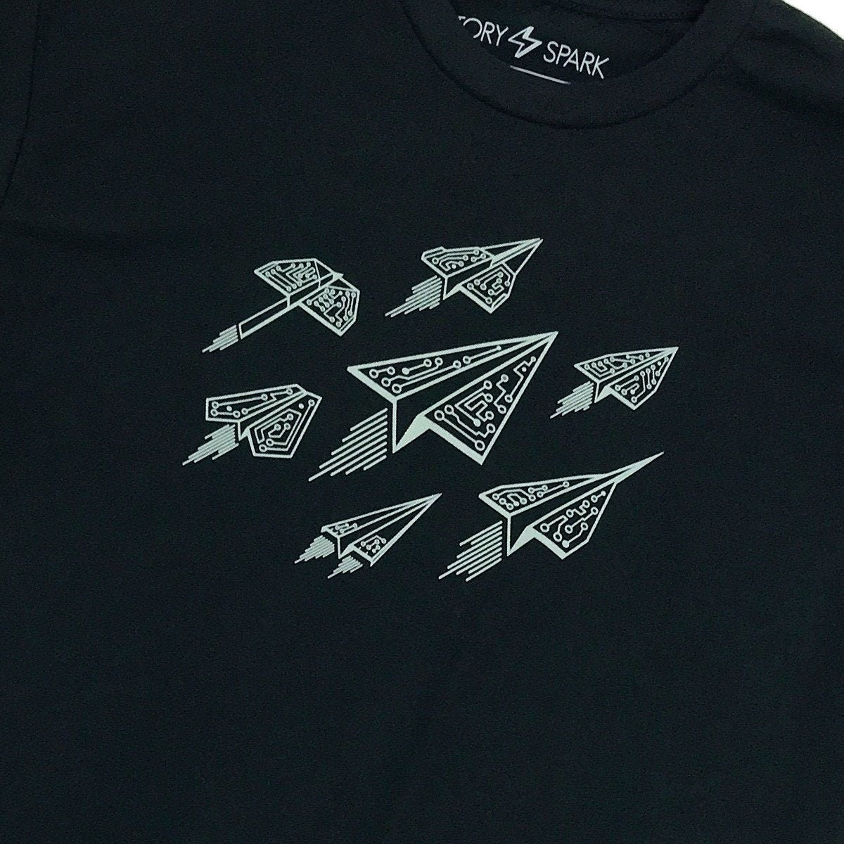 Techy Papierflieger Grafik-T-Shirt Geeky Wissenschaft Geschenk Techy Papierflieger Grafik-T-Shirt Geeky Wissenschaft Geschenk von StorySpark