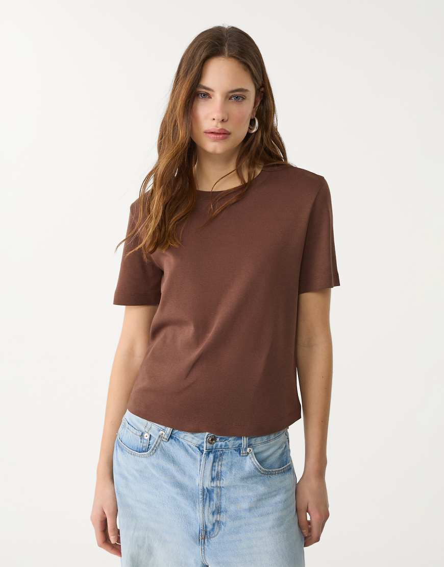 Stradivarius - T-Shirt in Braun Stradivarius - T-Shirt in Braun von Stradivarius