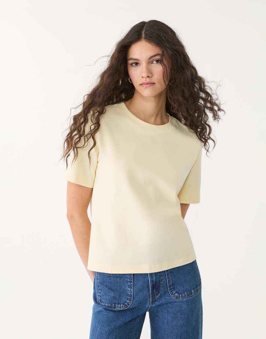 Stradivarius - 2er-Pack schwere Basic-T-Shirts in Gelb mit regulärer Passform Stradivarius - 2er-Pack schwere Basic-T-Shirts in Gelb mit regulärer Passform von Stradivarius
