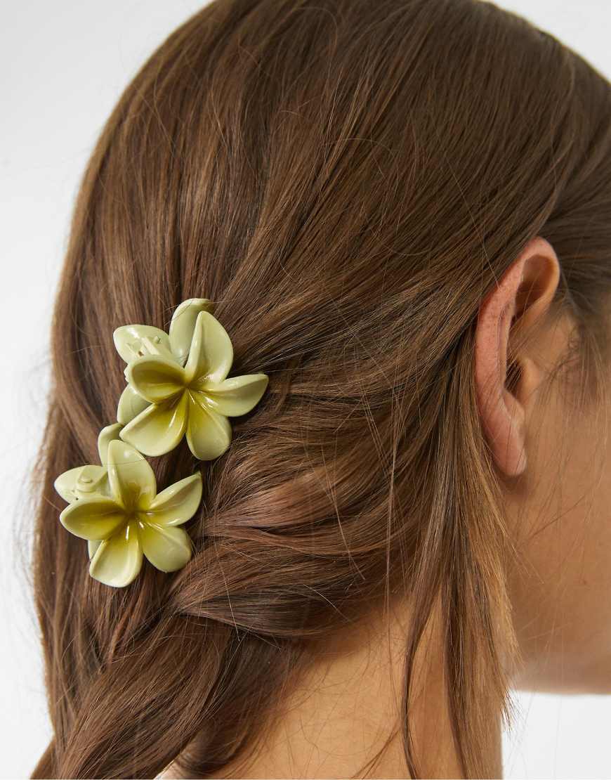 Stradivarius - 3er-Set blumenförmige Haarspangen in Grün von Stradivarius
