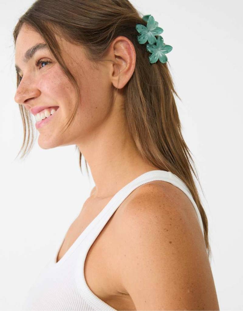 Stradivarius - 3er-Set blumenförmige Haarspangen in Smaragdgrün von Stradivarius