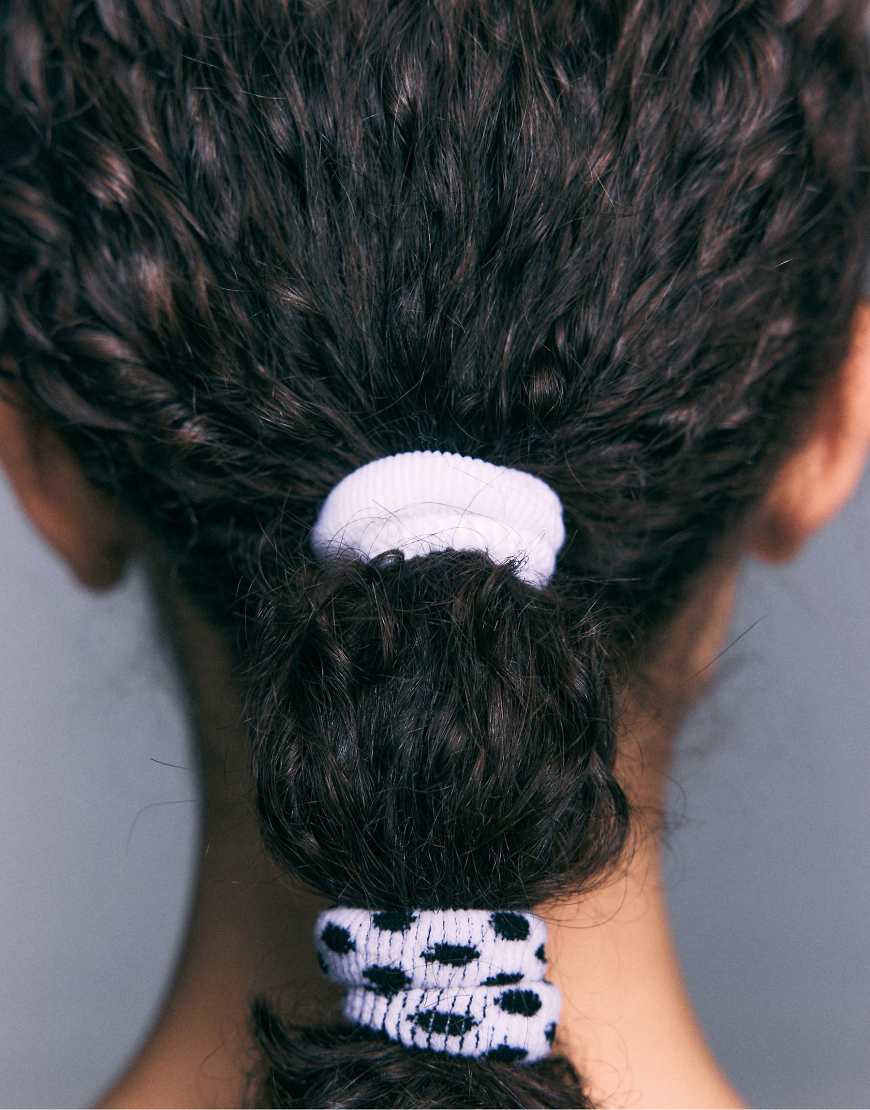 Stradivarius - 5er-Set flauschige Haarbänder in Schwarz von Stradivarius