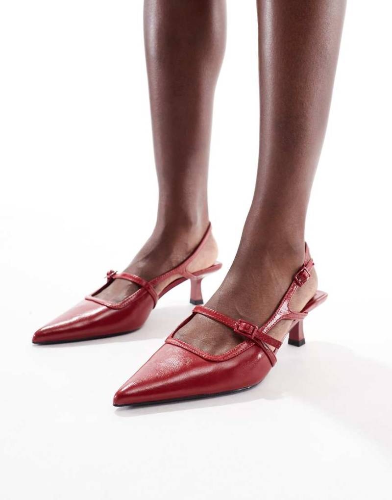 Stradivarius - Absatzschuhe in Rot mit Fersenriemchen und Kitten-Absatz von Stradivarius