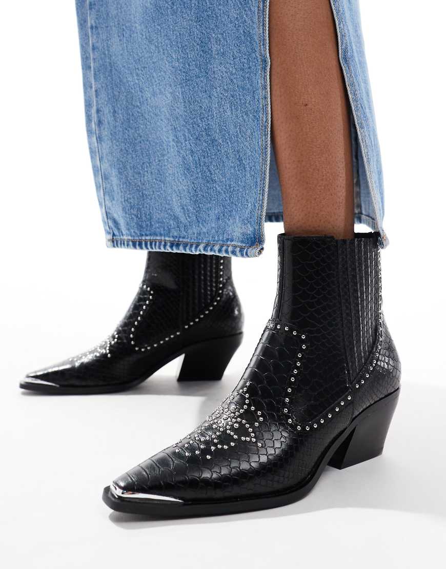 Stradivarius - Ankle-Boots aus Krokodillederimitat in Schwarz mit Absatz Stradivarius - Ankle-Boots aus Krokodillederimitat in Schwarz mit Absatz von Stradivarius