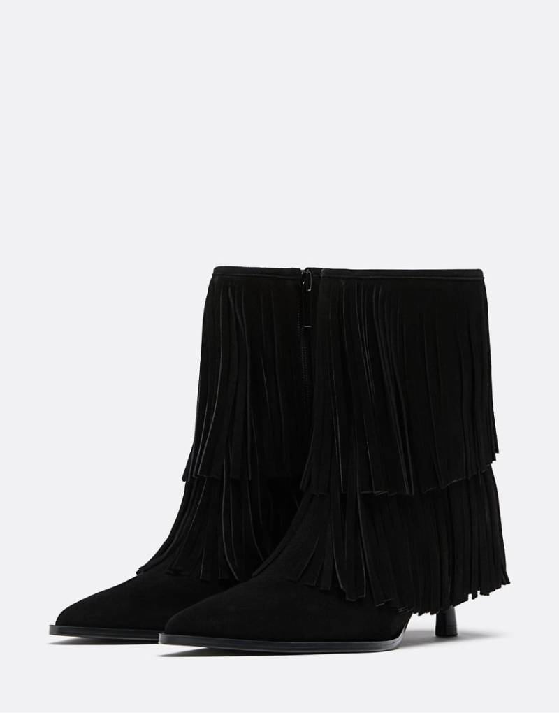 Stradivarius - Ankle-Boots aus Leder in Schwarz mit Fransen und Absatz von Stradivarius