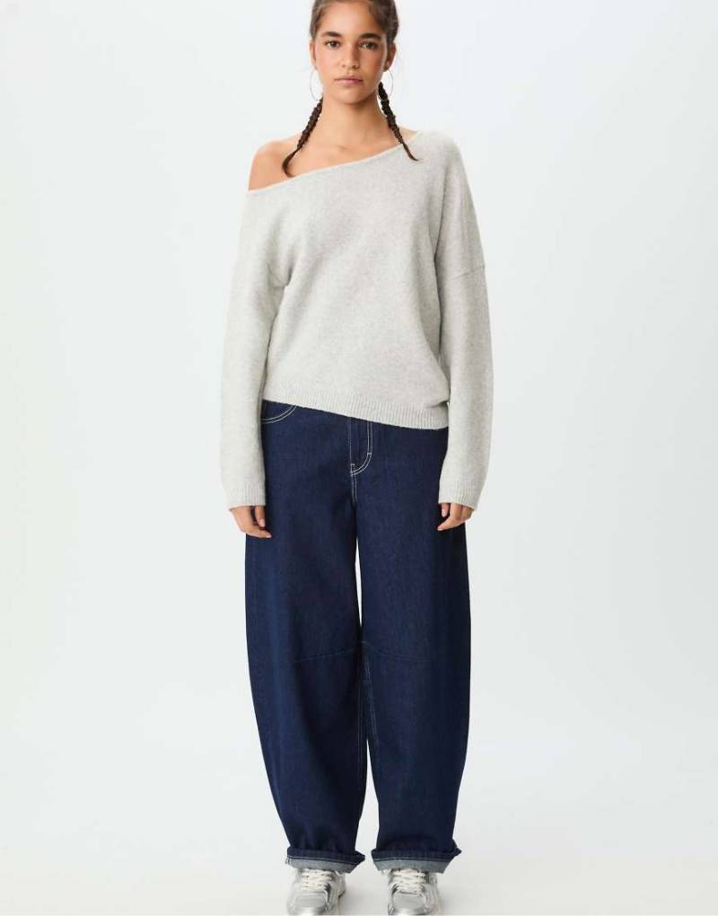 Stradivarius - Asymmetrischer Strickpullover in meliertem Grau von Stradivarius