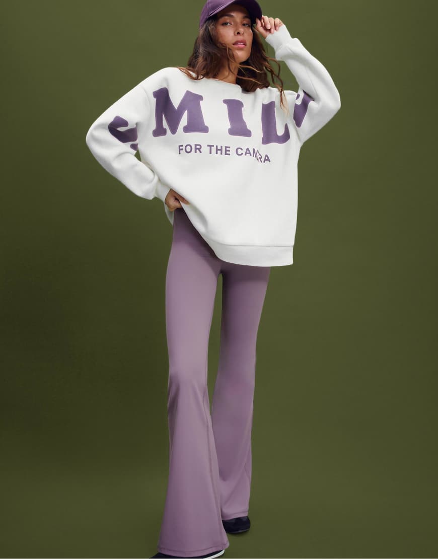 Stradivarius - Ausgestellte Leggings in Lila von Stradivarius