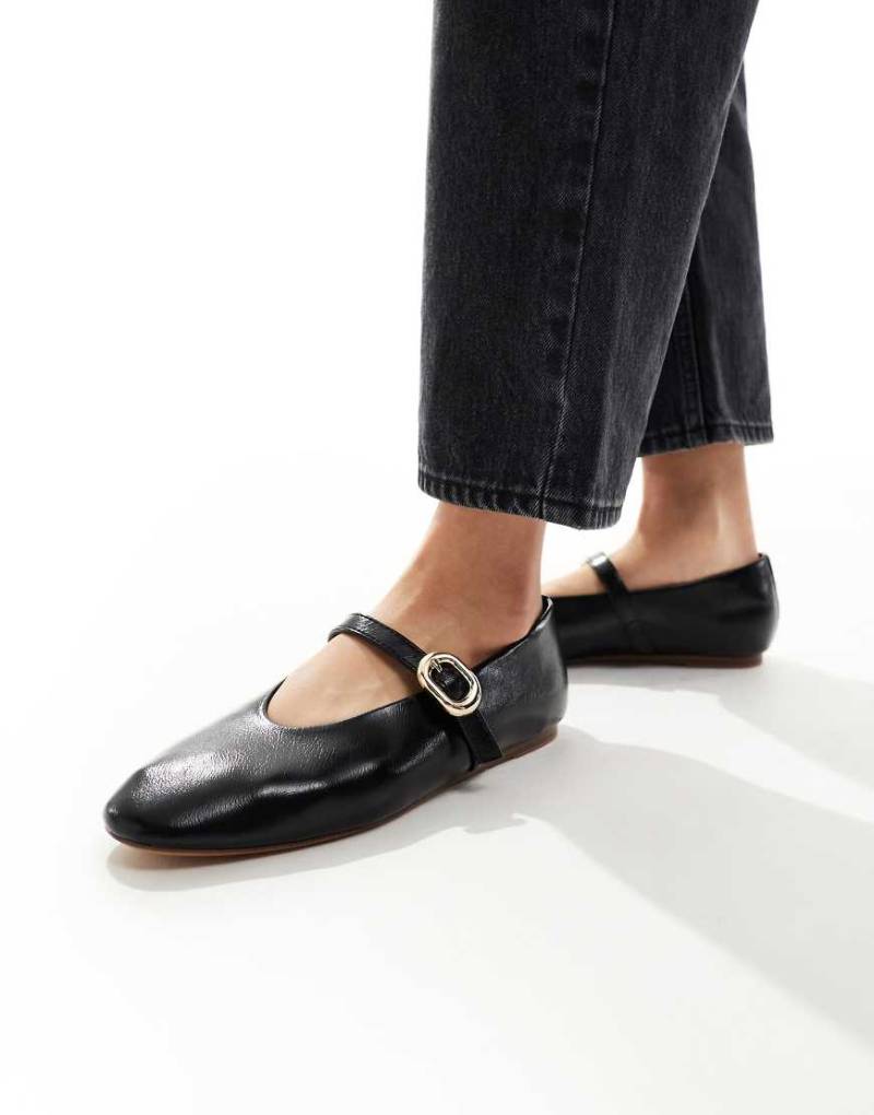 Stradivarius - Ballerinas in Schwarz mit rundem Schuhblatt von Stradivarius