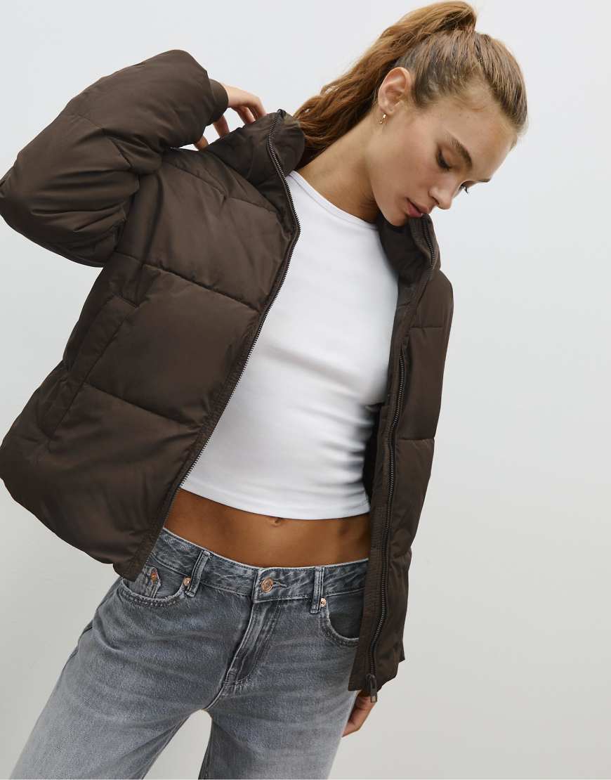 Stradivarius - Basic-Pufferjacke in Braun mit Kapuze-Brown von Stradivarius