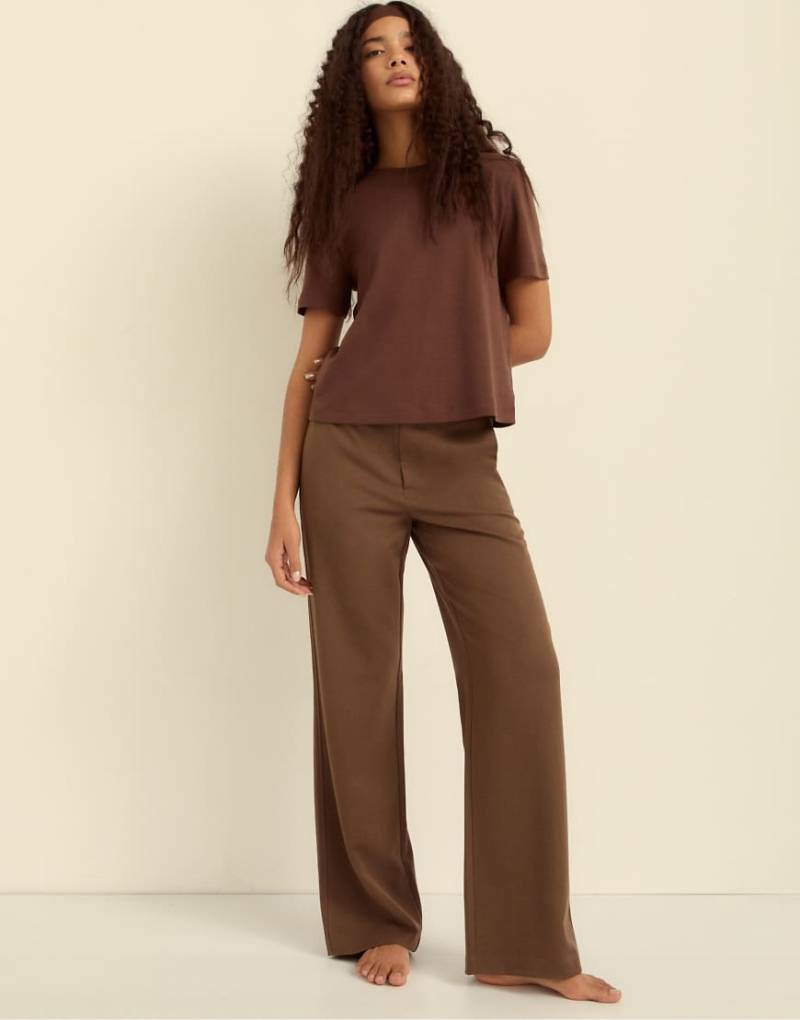 Stradivarius - Basic - Schweres T-Shirt in Braun mit regulärer Passform-Brown von Stradivarius