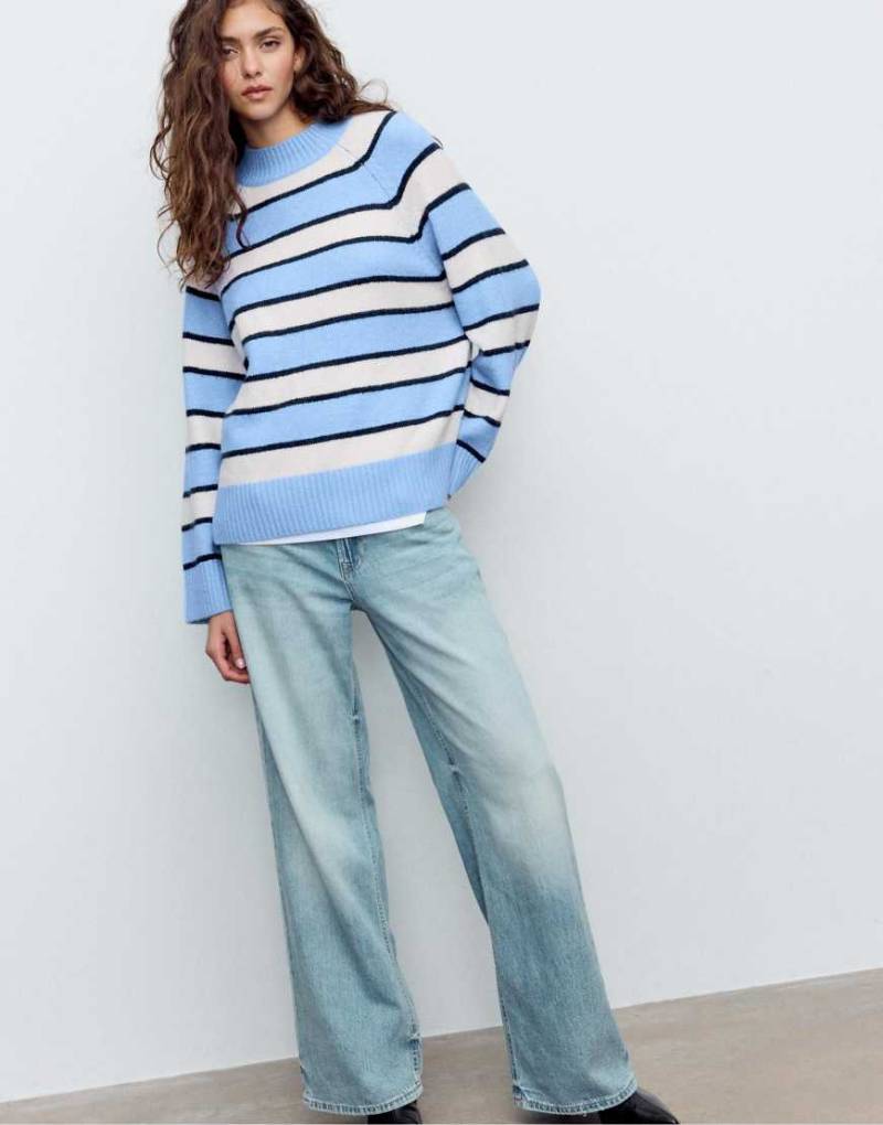 Stradivarius - Basic-Strickpullover in Königsblau-Marineblau von Stradivarius