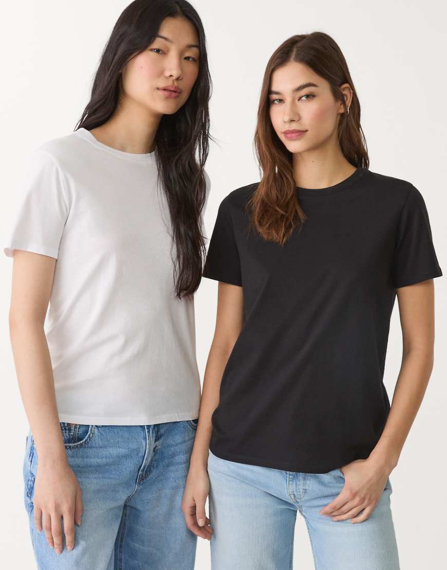 Stradivarius - Pack mit T-Shirts in Weiß mit regulärer Passform und Rundhalsausschnitt von Stradivarius