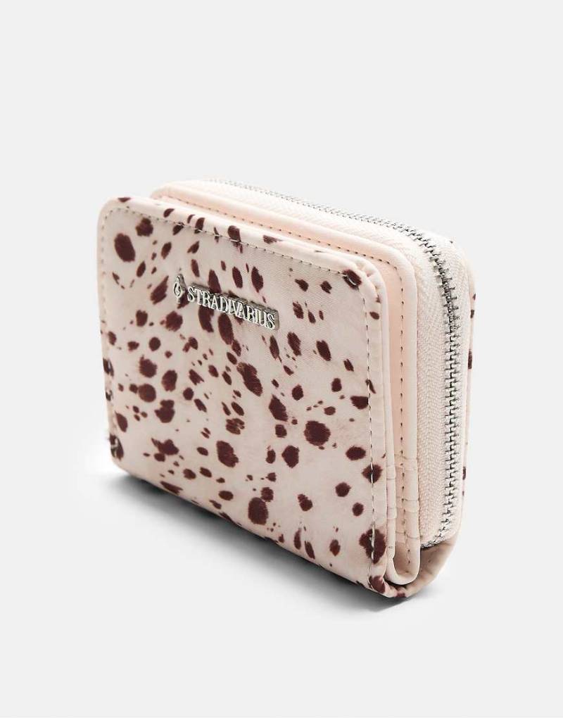 Stradivarius - Bedruckte Geldbörse mit Reißverschluss in Ecru-Weiß von Stradivarius