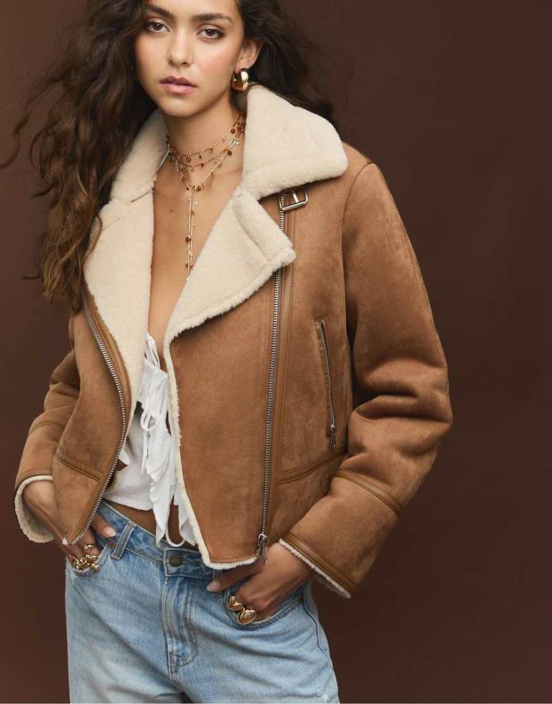 Stradivarius - Bikerjacke aus Wildlederimitat in Camel-Brown von Stradivarius