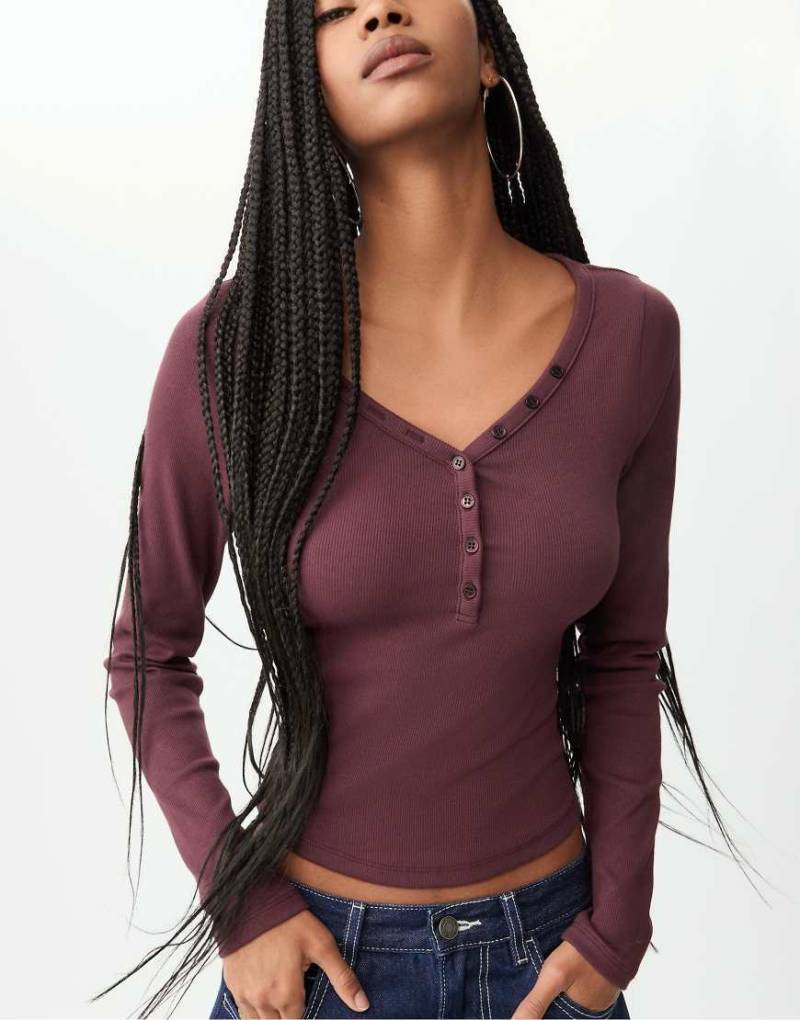 Stradivarius - Bluse in Rot mit Knopfleiste von Stradivarius