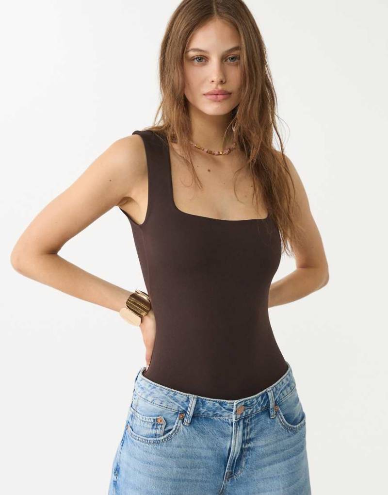 Stradivarius - Body in Braun aus Polyamid mit eckigem Ausschnitt von Stradivarius