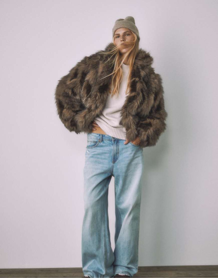 Stradivarius - Bomberjacke aus Kunstpelz in Beige-Neutral von Stradivarius