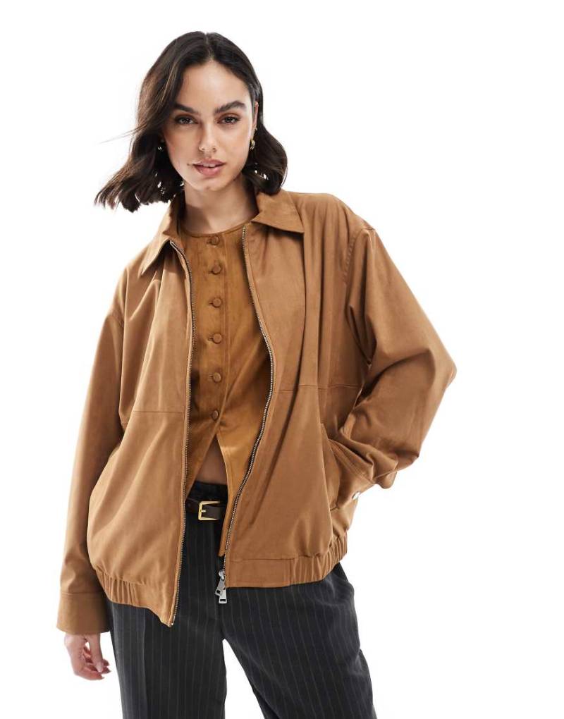 Stradivarius - Bomberjacke aus Wildlederimitat in Hellbraun von Stradivarius
